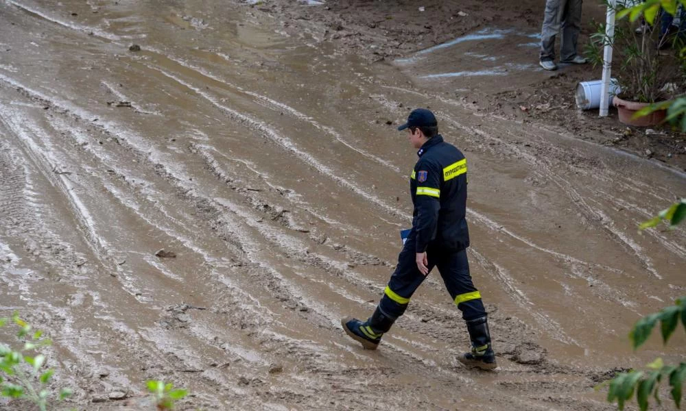 Ισχυρή βροχή στην Θεσσαλονίκη - Πλημμύρισε η Αγχίαλος